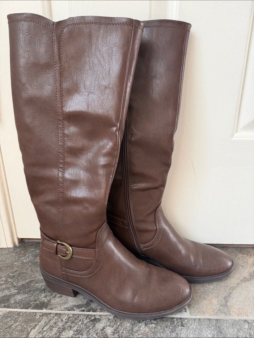 Classic Women's Tall Riding Boots in Brown